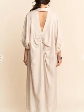 NWT Davi & Dani Open-Back Maxi Dress with Twist Detail Oatmeal Large